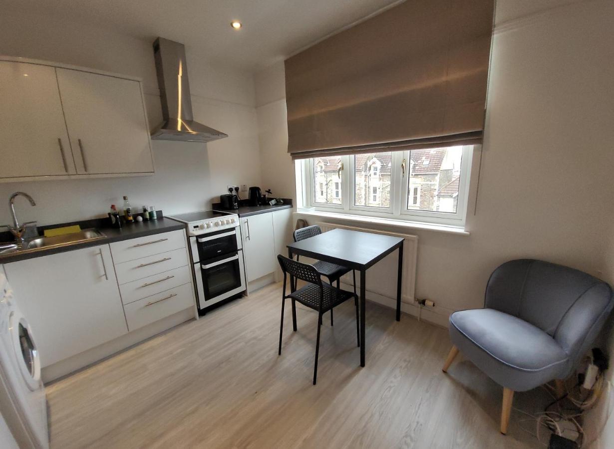 Quiet Terraced House Apartment Бристол Екстериор снимка
